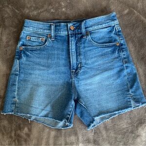 Gap High Rise 4” Short